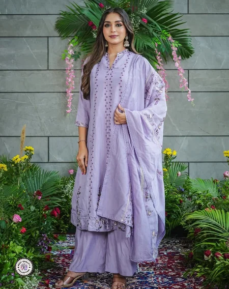 KF 6035 Kalaai Muslin Cotton Bulk Kurti With Bottom Dupatta Orders In India
